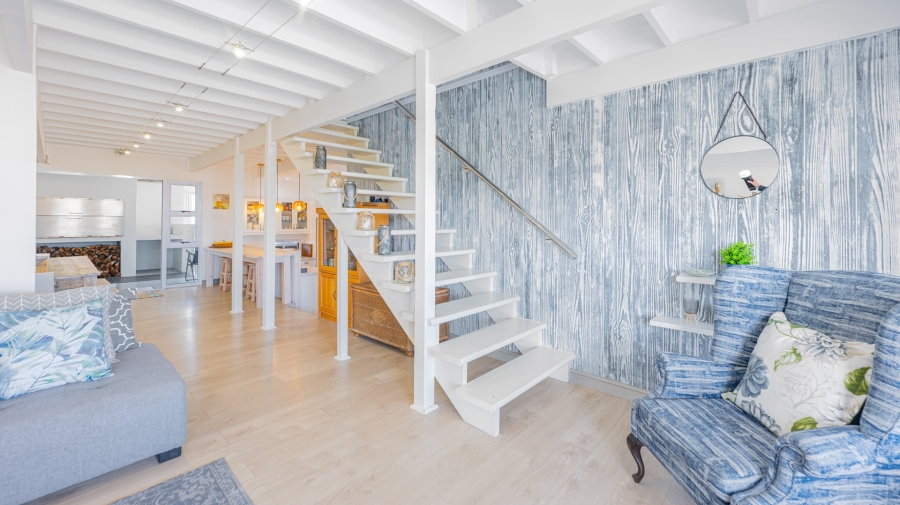 4 Bedroom Property for Sale in Struisbaai Western Cape